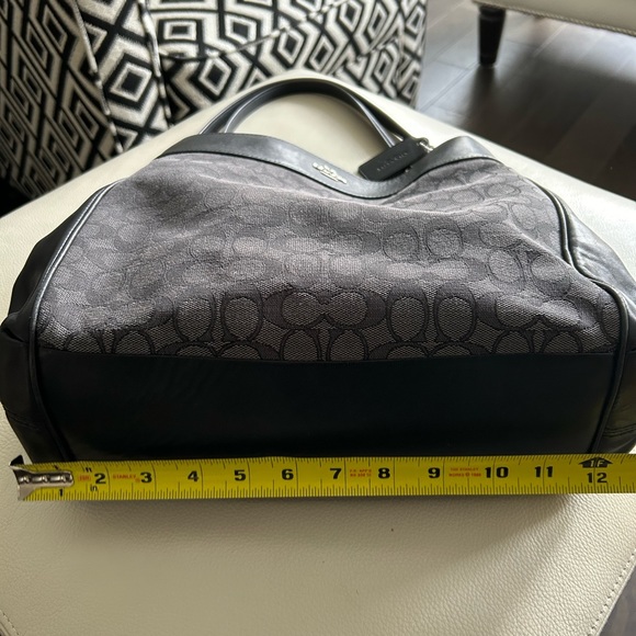 Coach Canvas and leather shoulder bag - Picture 3 of 10